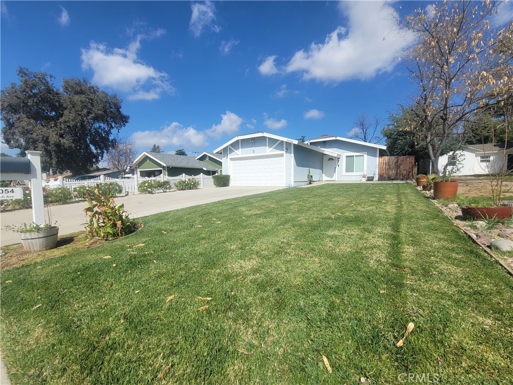 35054 Beech Avenue - Photo 0