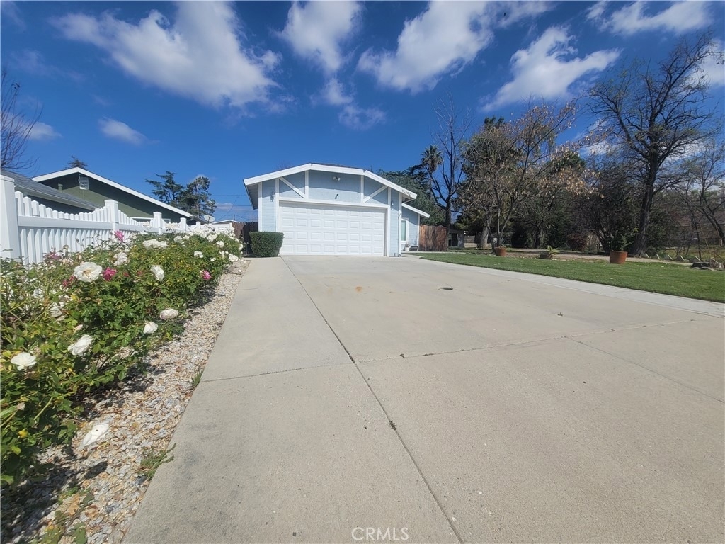 35054 Beech Avenue - Photo 1