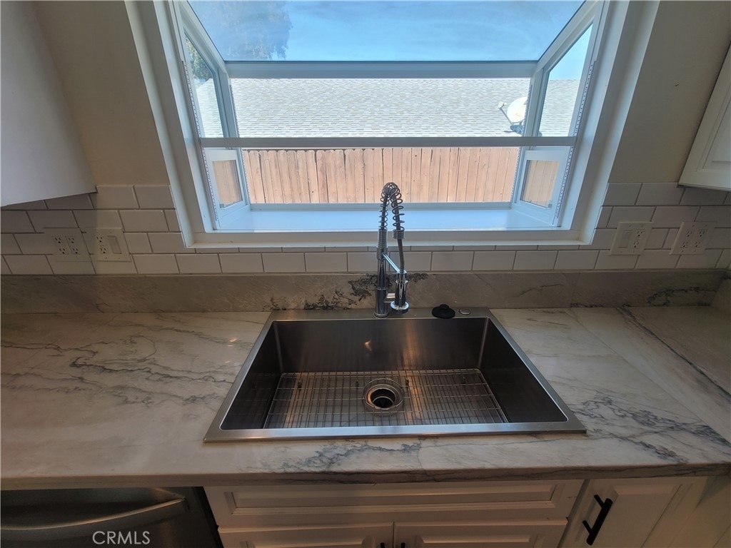 35054 Beech Avenue - Photo 10