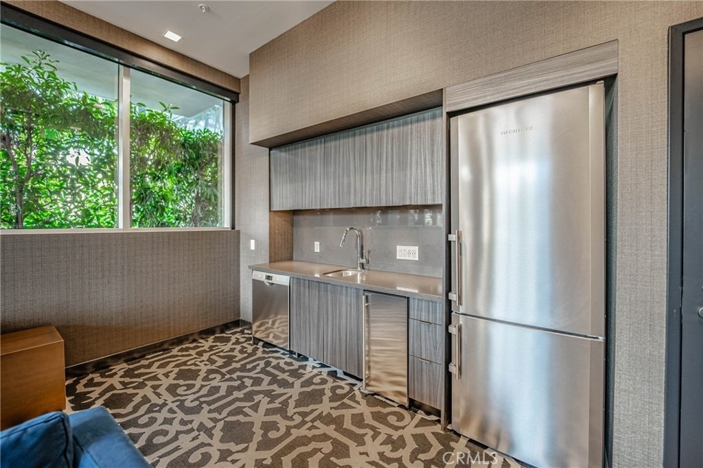 1050 S Grand - Photo 13