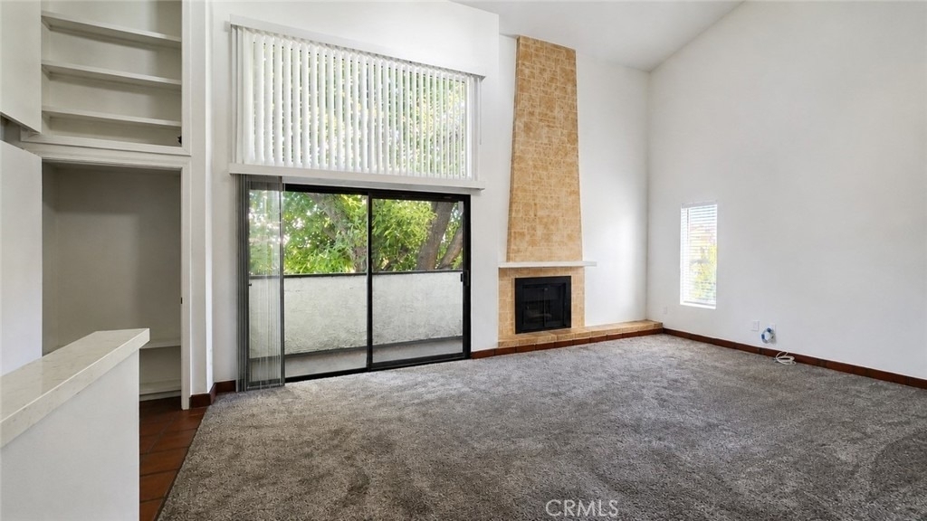 5255 Bellingham - Photo 0