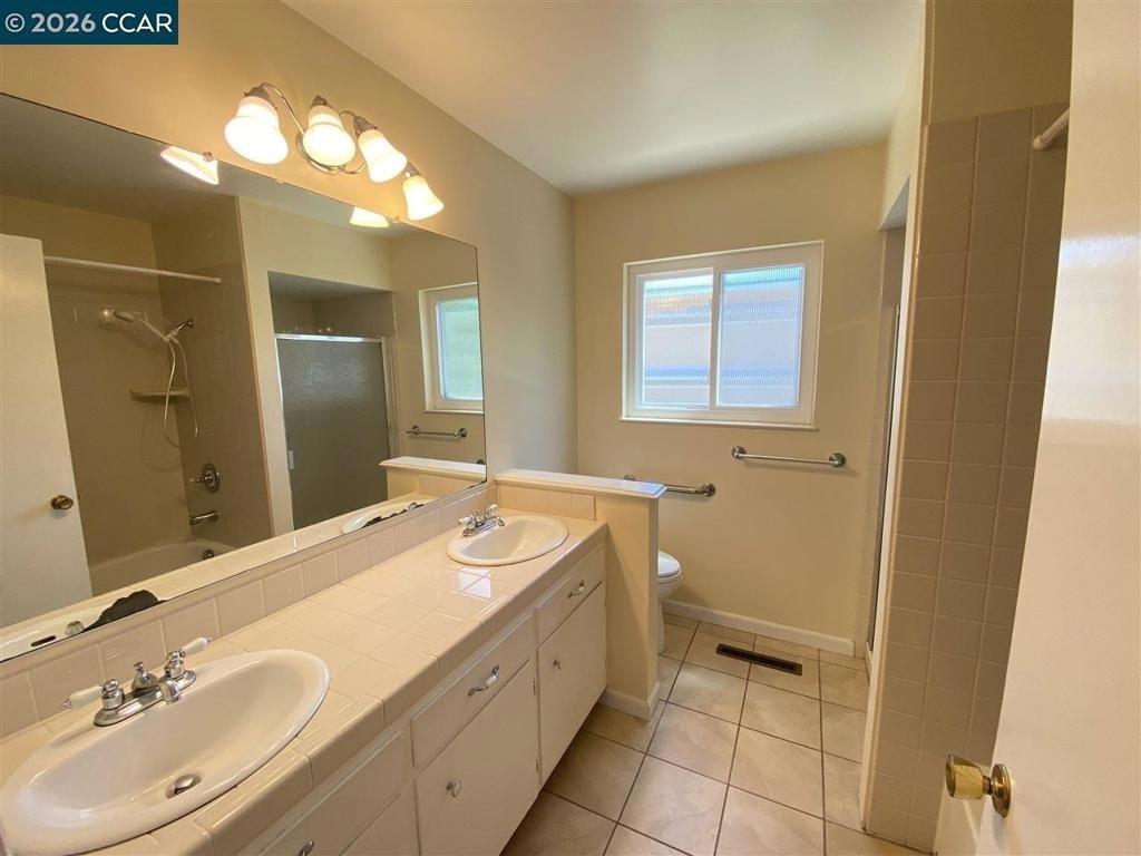2145 Donald Dr - Photo 4