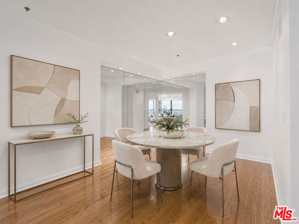 10724 Wilshire Boulevard - Photo 2