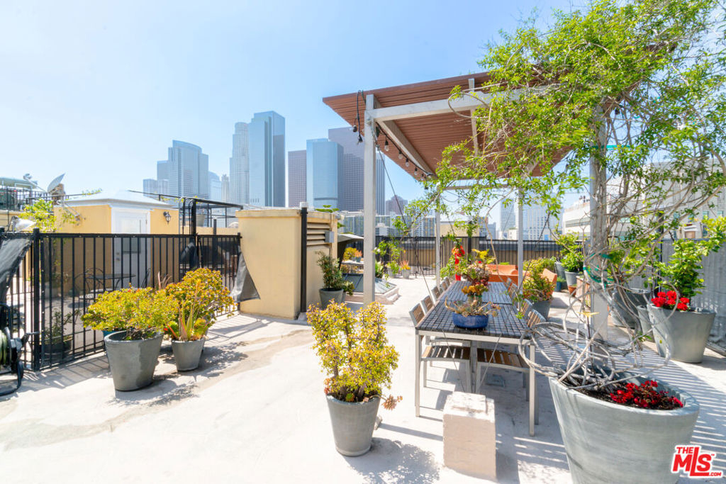 108 W 2nd Street - Photo 40