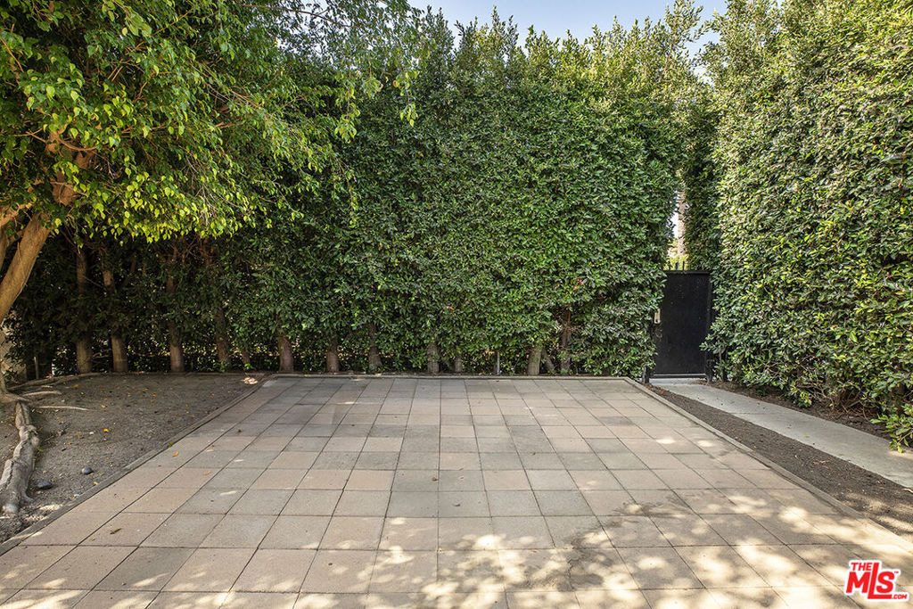 8517 Pickford Street - Photo 6