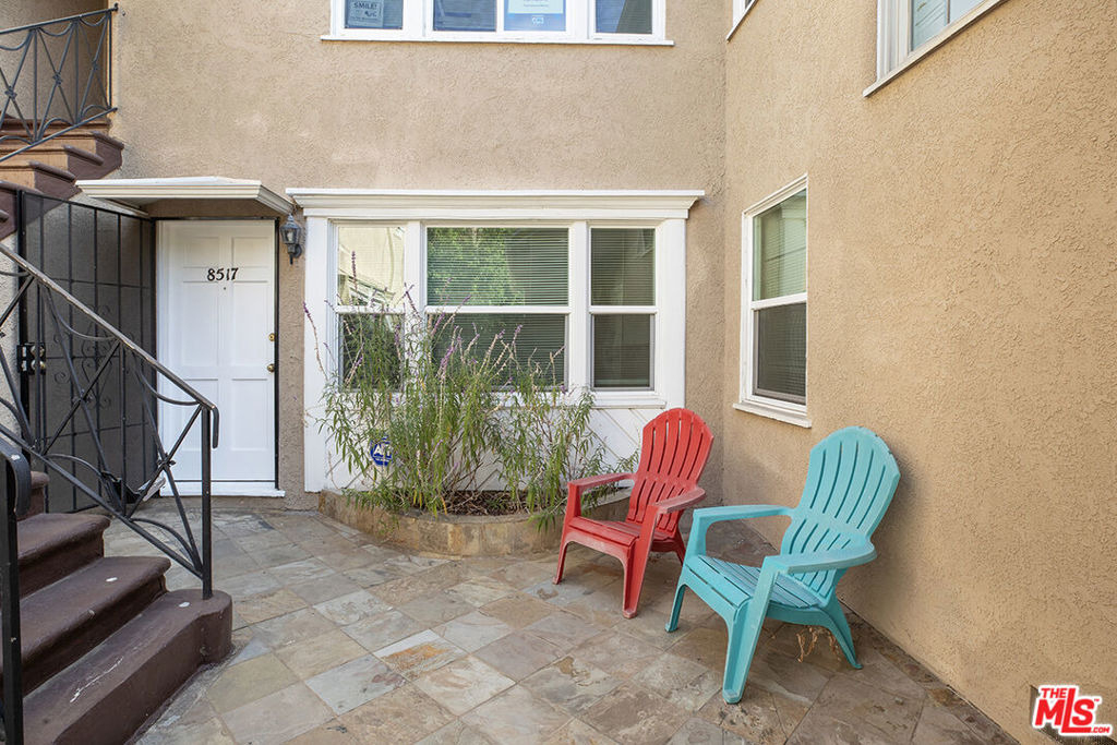 8517 Pickford Street - Photo 4