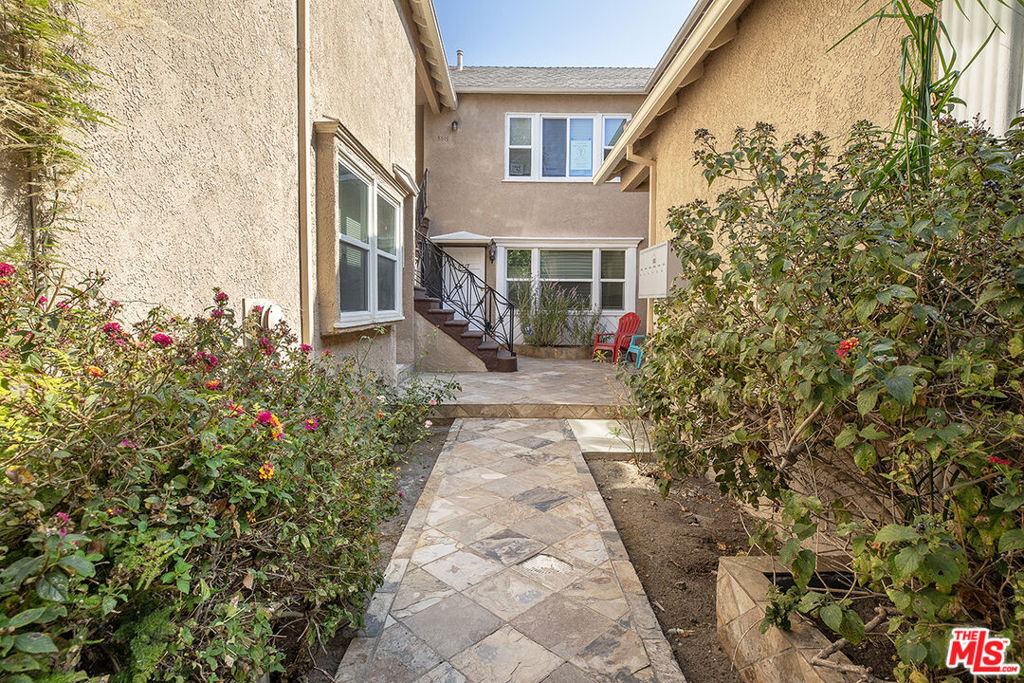 8517 Pickford Street - Photo 3