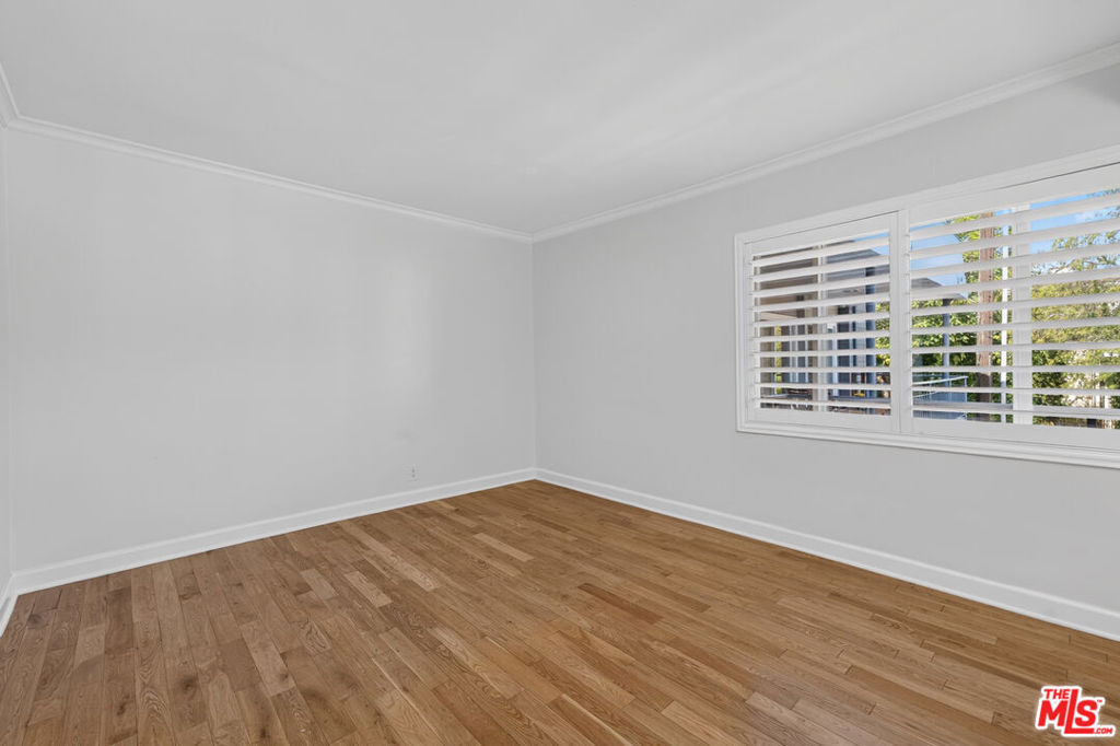 1301 N Flores Street - Photo 21