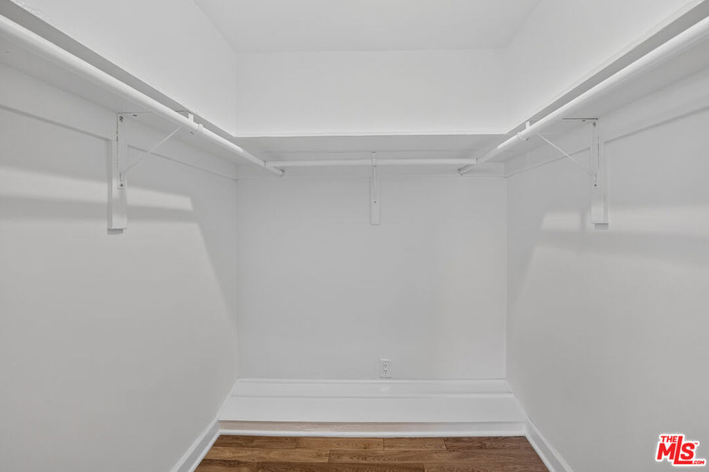 1301 N Flores Street - Photo 23