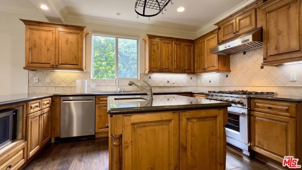 1011 Green Lane - Photo 9