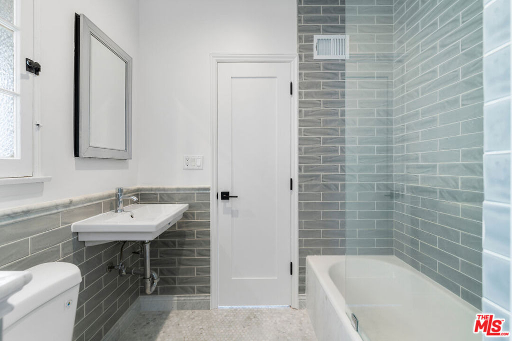 1018 S Stanley Avenue - Photo 18