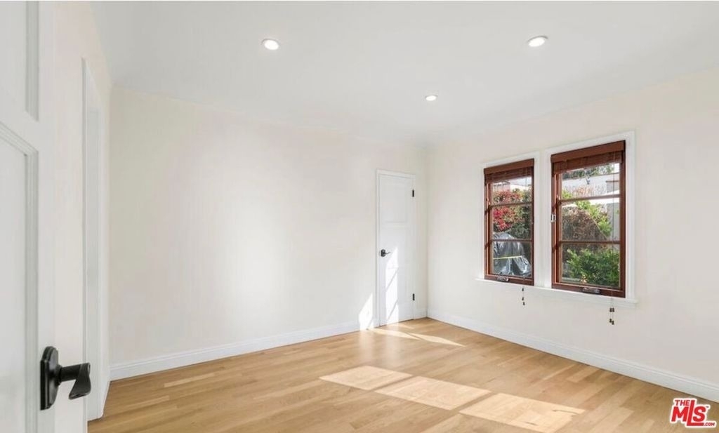 1018 S Stanley Avenue - Photo 17