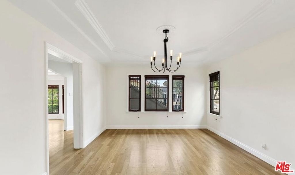 1018 S Stanley Avenue - Photo 5