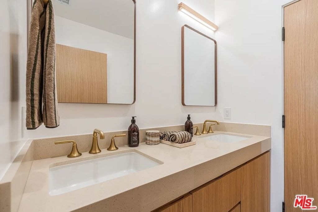 8417 Holy Cross Place - Photo 25