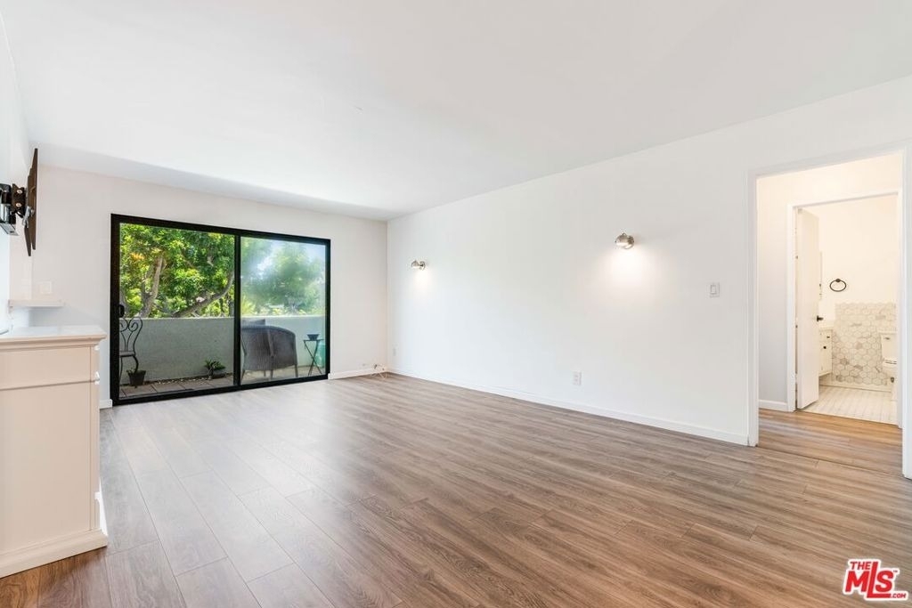 5000 S Centinela Avenue - Photo 1