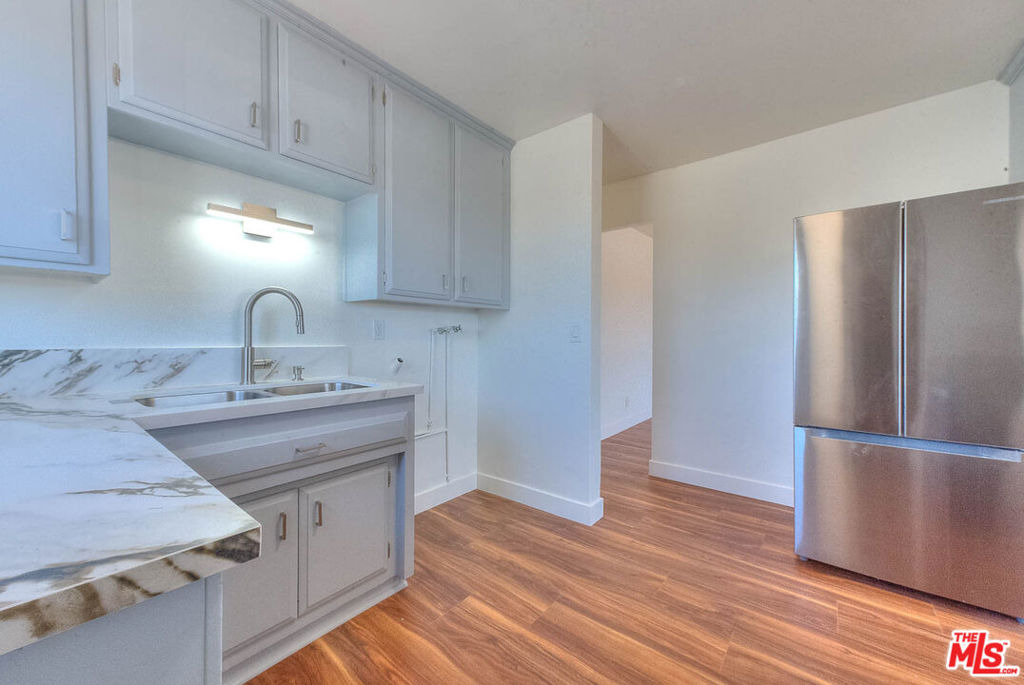 8468 Halldale Avenue - Photo 17