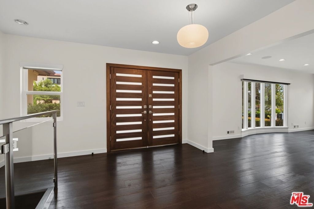 175 Barlock Avenue - Photo 5