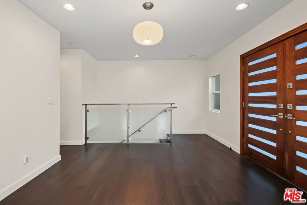 175 Barlock Avenue - Photo 3