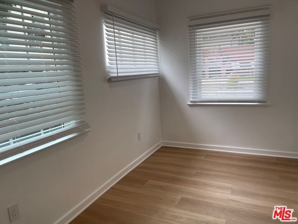 305 S Norton Avenue - Photo 13