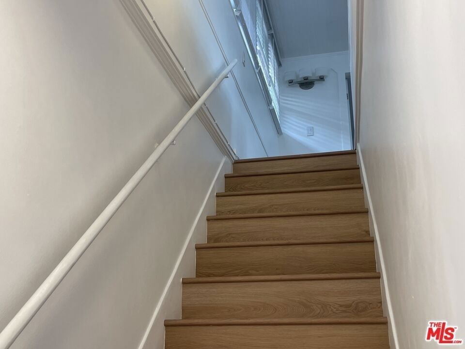 305 S Norton Avenue - Photo 21