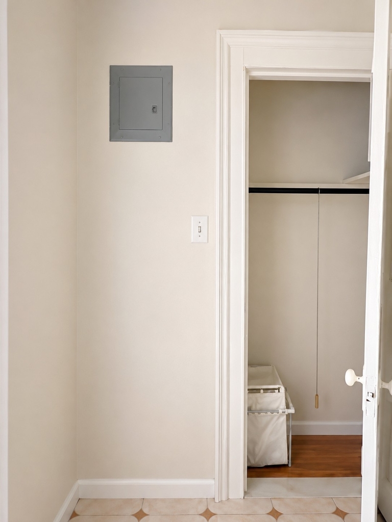 817 Riverside Drive - Photo 2