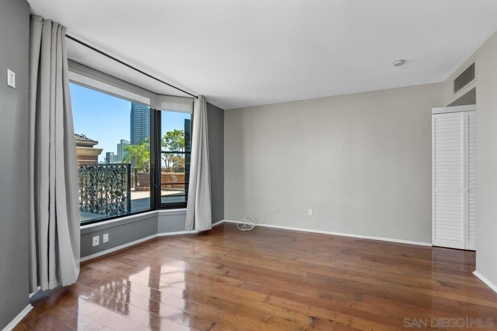500 W Harbor Dr. - Photo 23