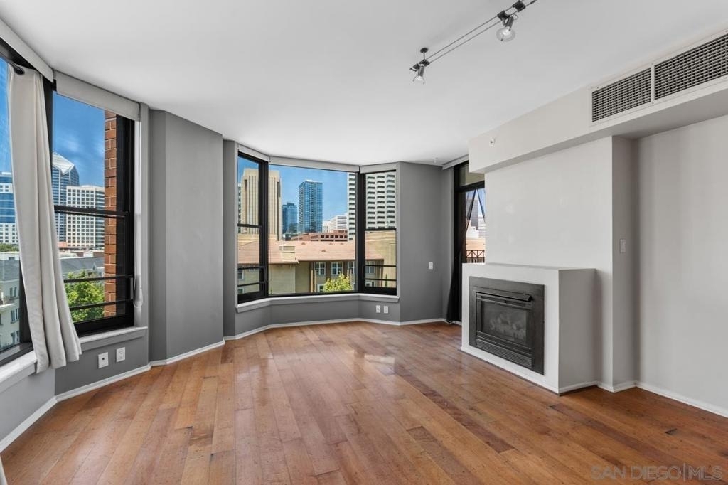 500 W Harbor Dr. - Photo 7
