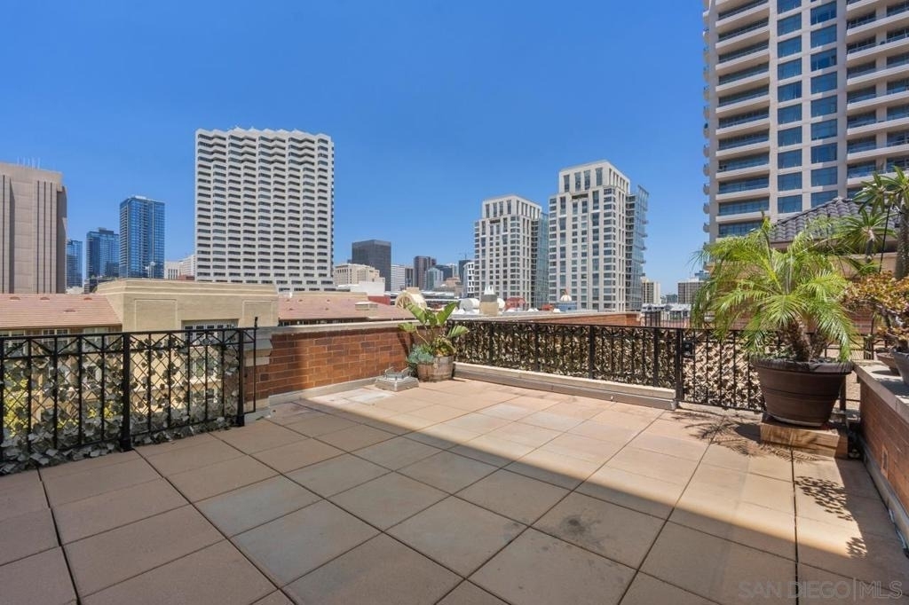 500 W Harbor Dr. - Photo 14