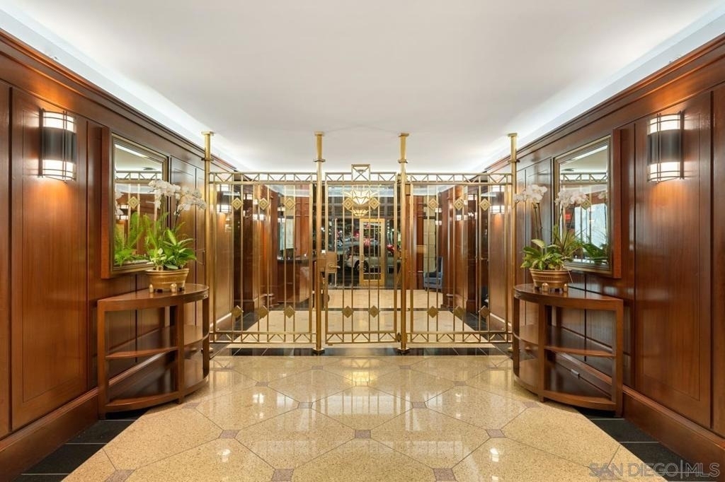 500 W Harbor Dr. - Photo 47