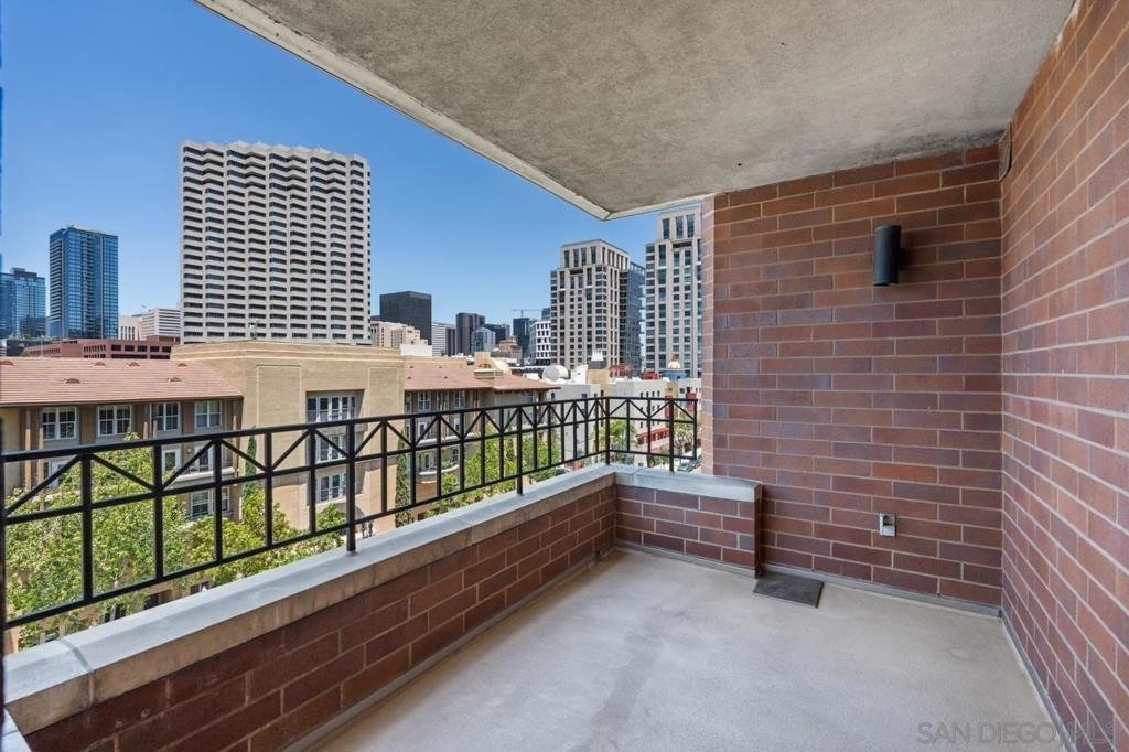 500 W Harbor Dr. - Photo 16