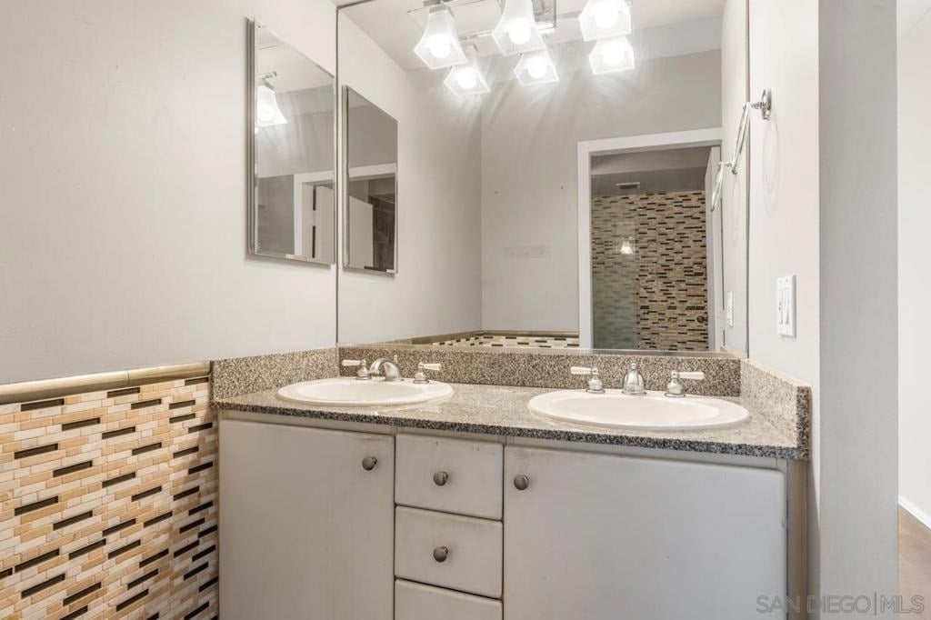 500 W Harbor Dr. - Photo 28