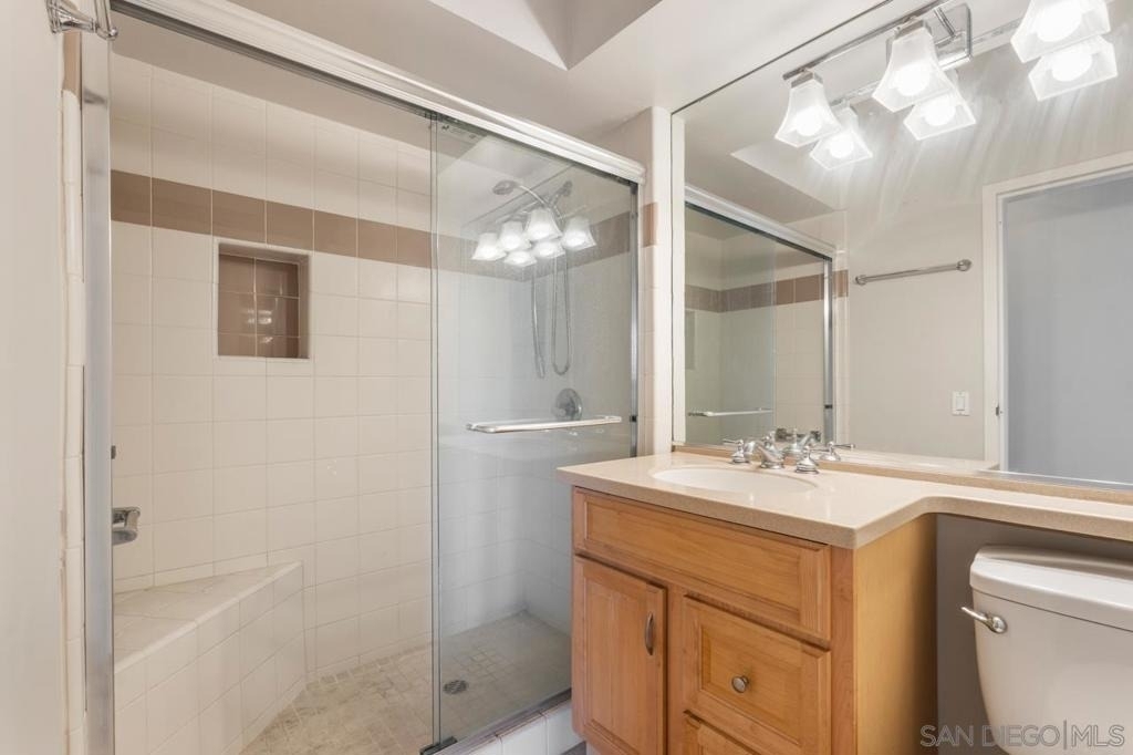500 W Harbor Dr. - Photo 32