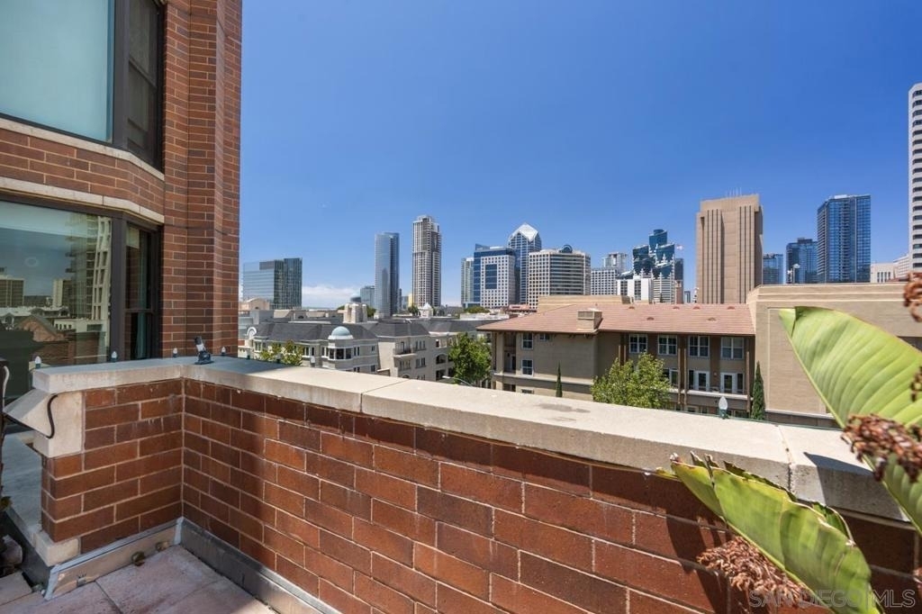 500 W Harbor Dr. - Photo 36
