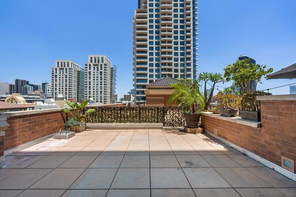 500 W Harbor Dr. - Photo 13