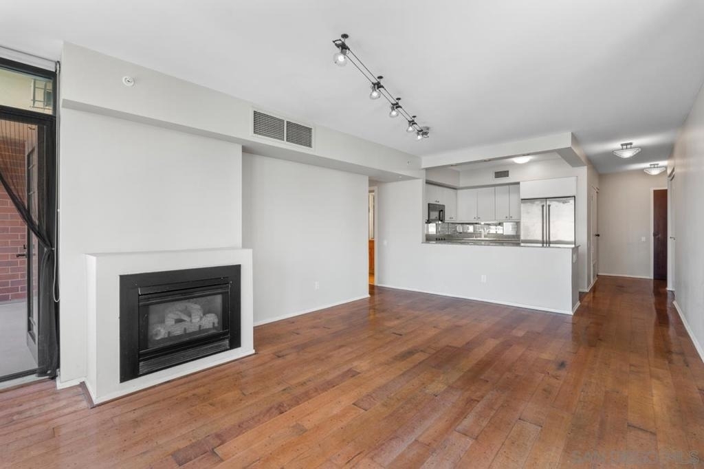 500 W Harbor Dr. - Photo 8