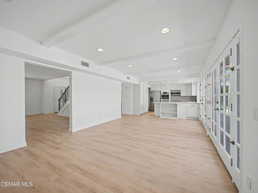 22777 Brenford Street - Photo 12