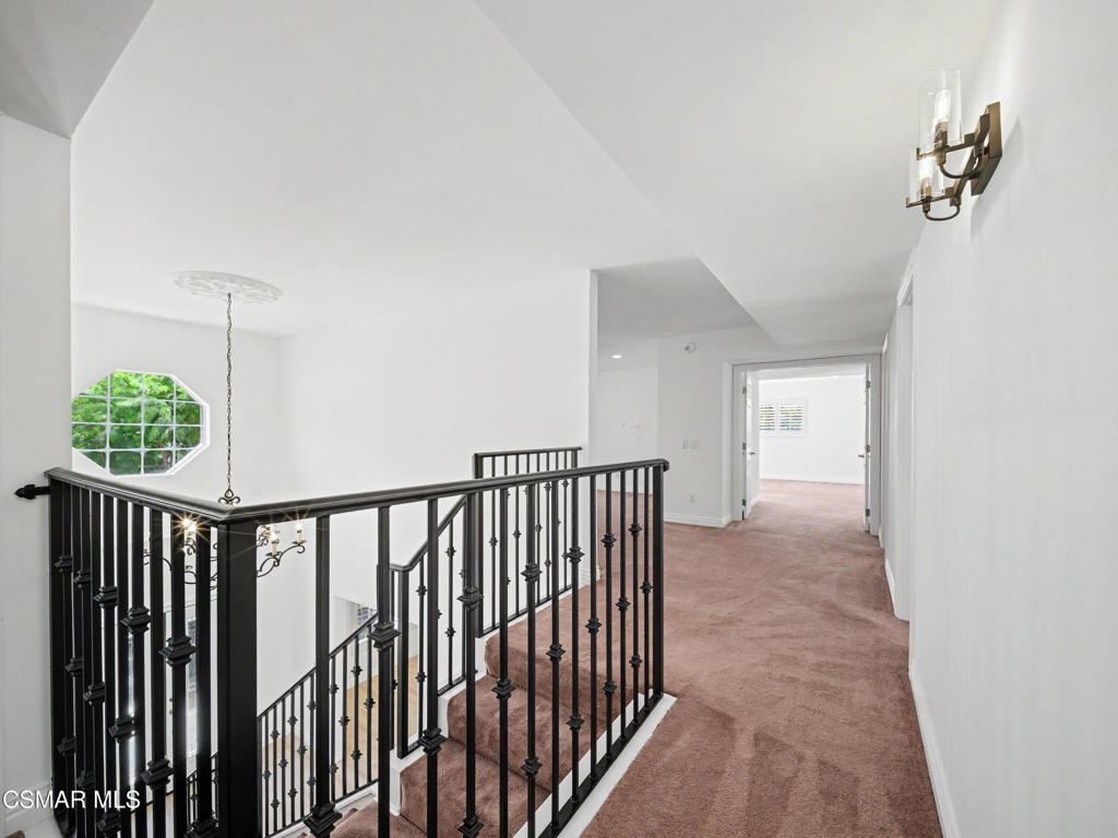 22777 Brenford Street - Photo 19