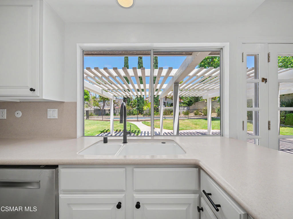 22777 Brenford Street - Photo 15