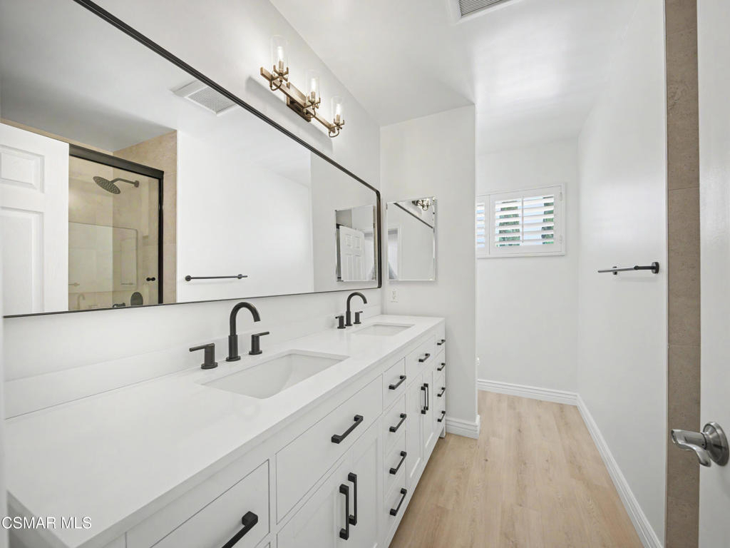 22777 Brenford Street - Photo 27