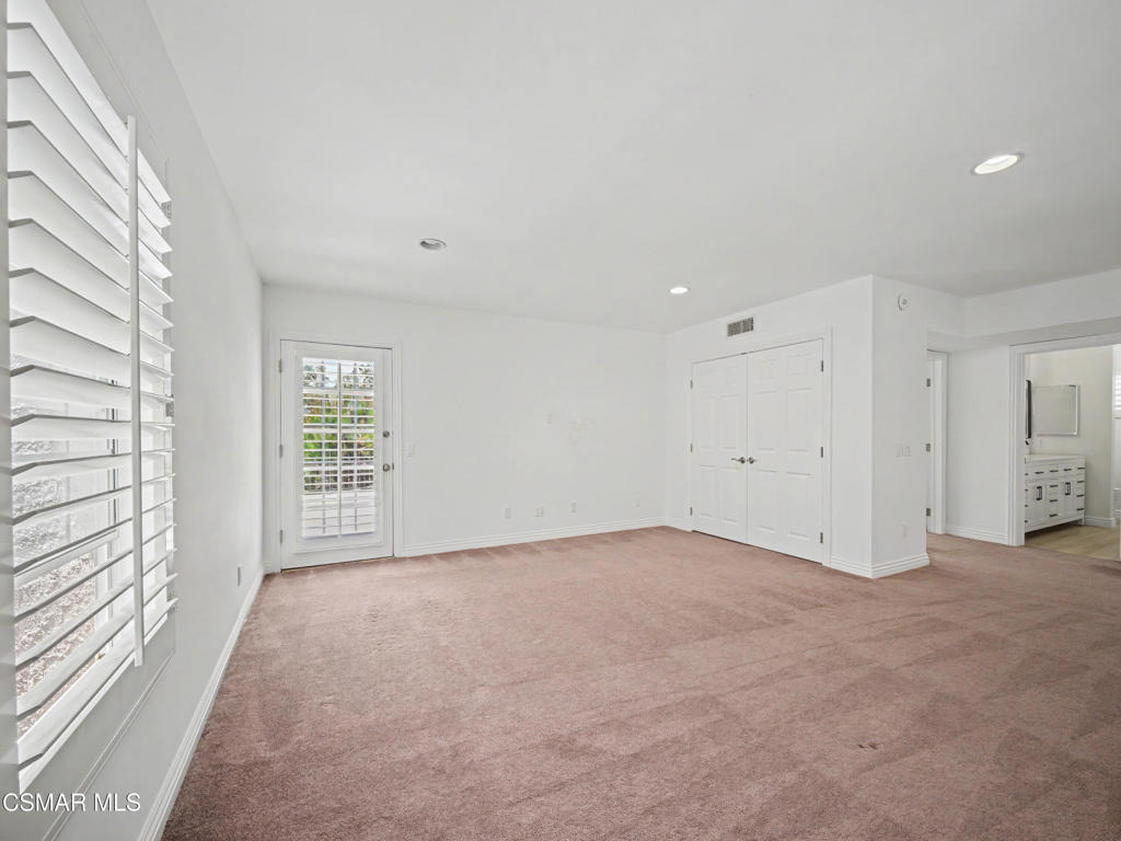 22777 Brenford Street - Photo 26