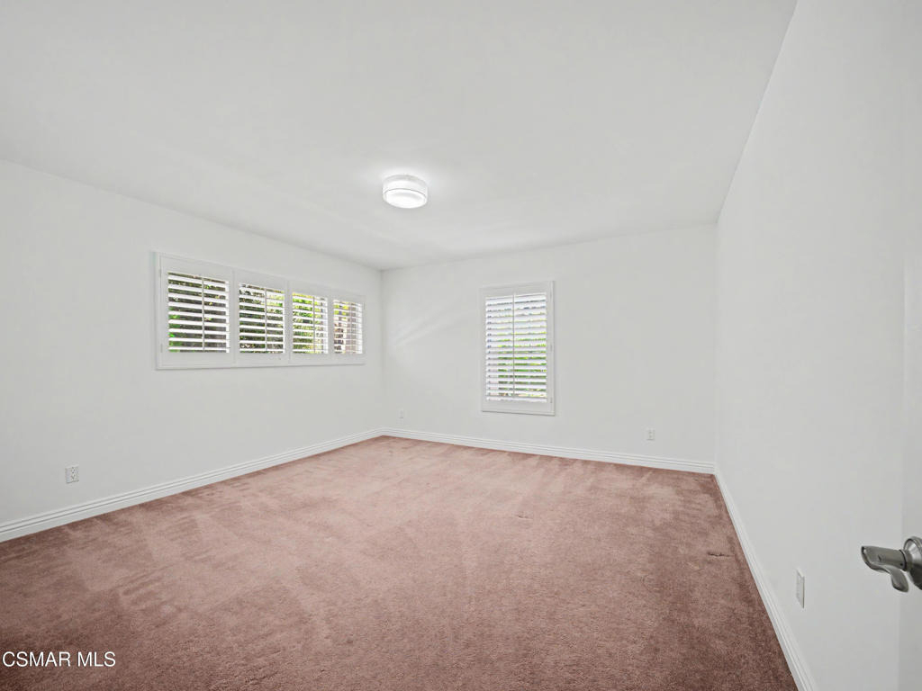 22777 Brenford Street - Photo 30