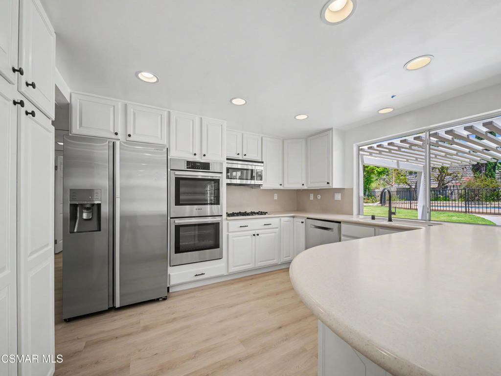 22777 Brenford Street - Photo 14