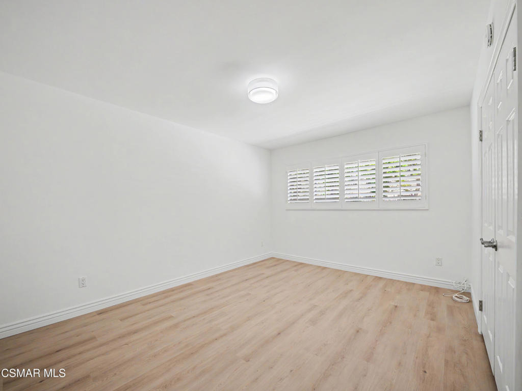 22777 Brenford Street - Photo 16