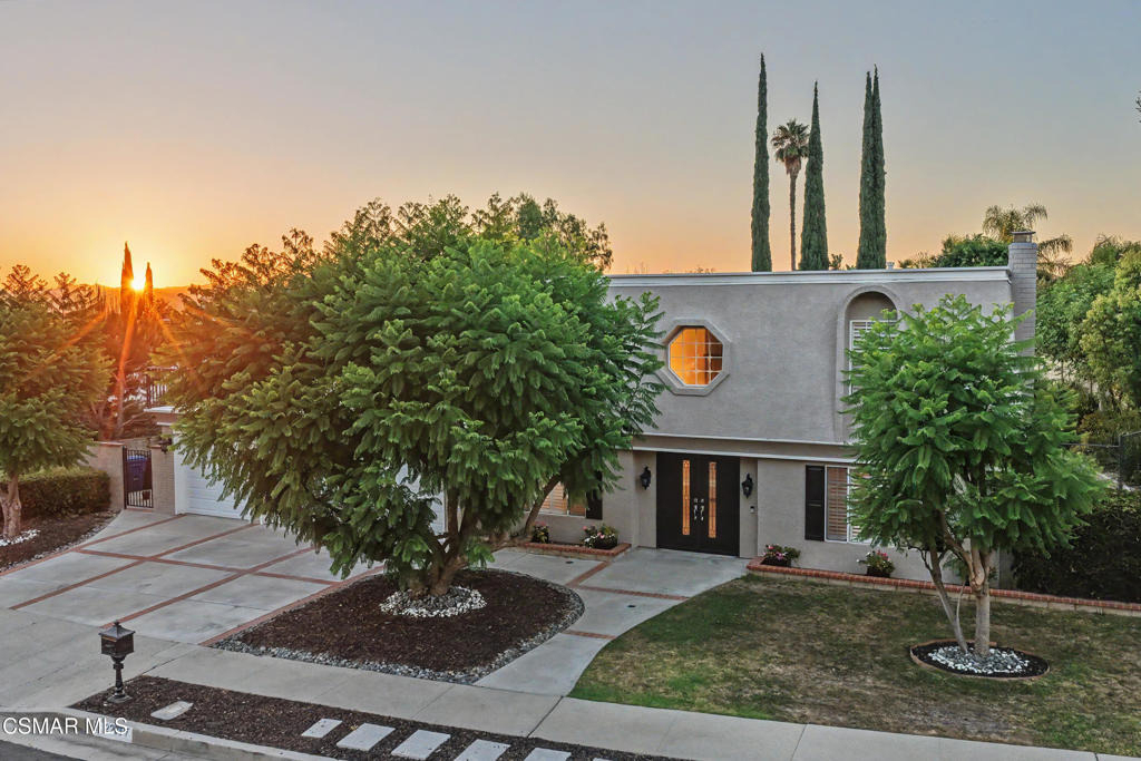 22777 Brenford Street - Photo 40