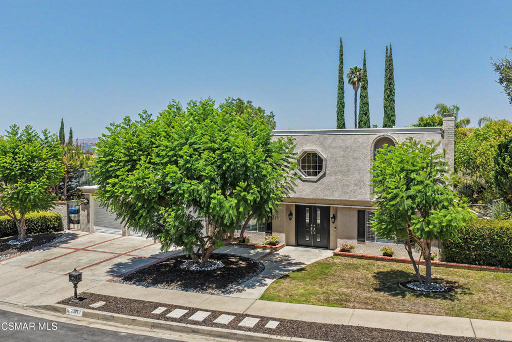 22777 Brenford Street - Photo 0