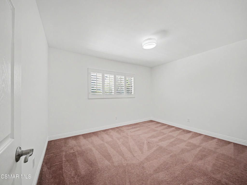 22777 Brenford Street - Photo 29