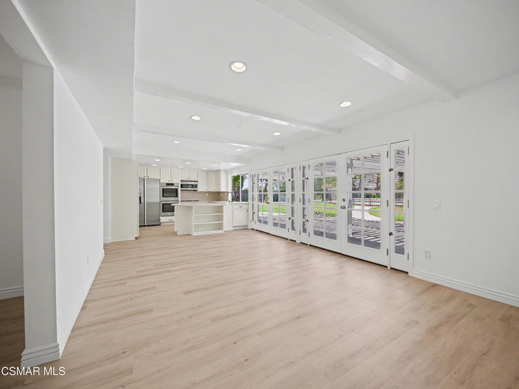 22777 Brenford Street - Photo 11