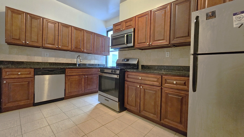 255 Fort Washington Avenue - Photo 2