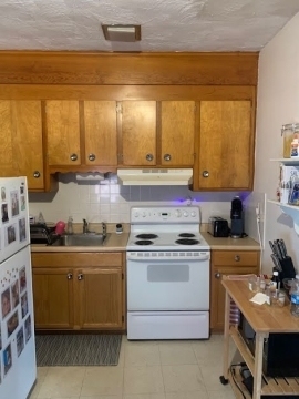 275 Aspinwall Ave - Photo 2