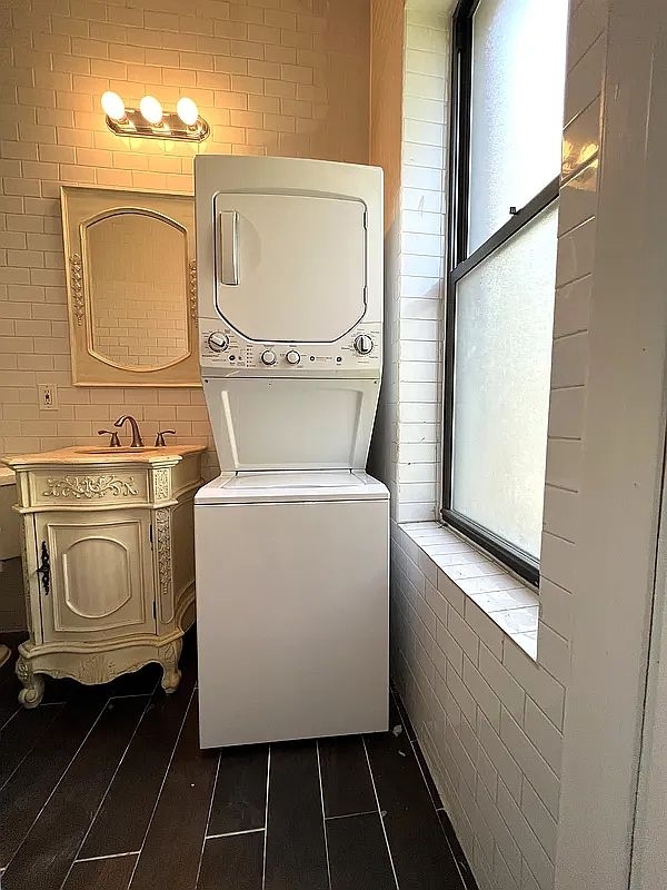 979 Seneca Avenue - Photo 7
